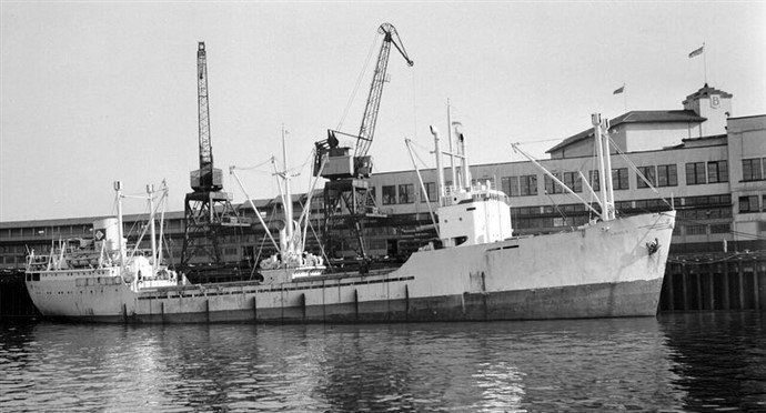 KRS21919510120001 AQUILA